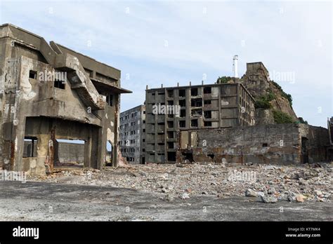 Abandoned island of Gunkanjima Stock Photo - Alamy