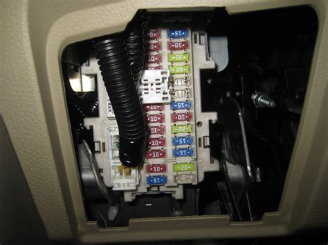 Nissan-Murano-Electrical-Fuse-Replacement-Guide-009