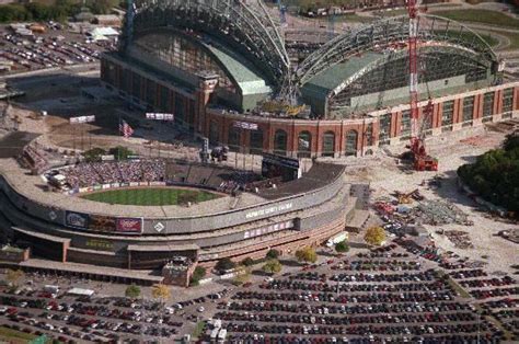 Milwaukee County Stadium - Alchetron, the free social encyclopedia