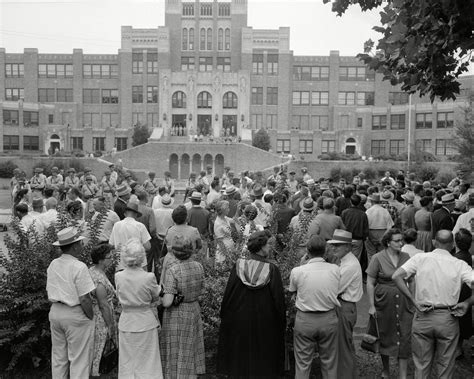 Elizabeth Eckford and Hazel Bryan: The Story Behind the Famous Little ...