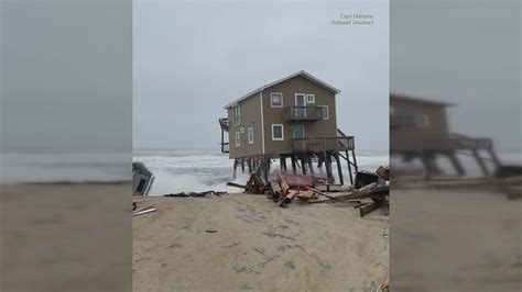 Watch: Rodanthe beach home collapses into ocean | wfmynews2.com