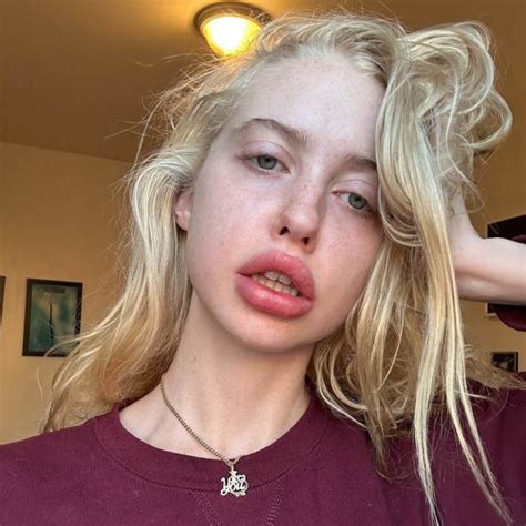 'Euphoria' star Chloe Cherry busted for shoplifting $28 blouse: report