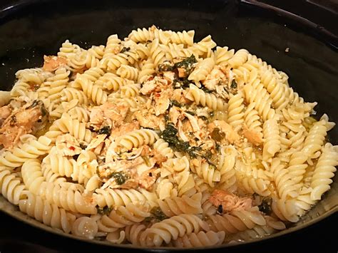 Slow Cooker Olive Garden Chicken Pasta | Julie's Creative Lifestyle