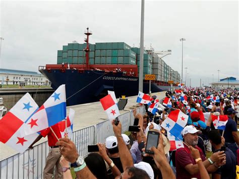 Un buque chino inicia el tránsito inaugural de ampliación del Canal de Panamá | Internacional ...