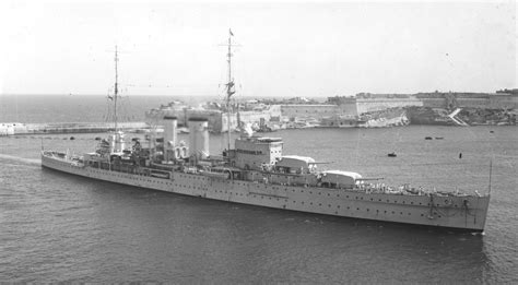 HMS Exeter (68) York-class heavy cruiser of the British Royal Navy, (C) in 1920's, arriving in ...