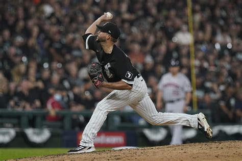 White Sox reliever implies Astros may be stealing signs | AP News