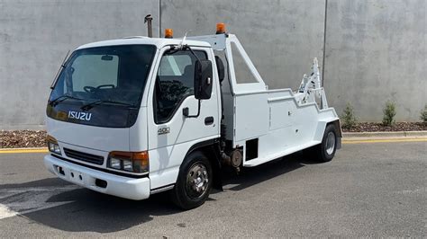 1998 Isuzu NPR400 Underlift: Tow Truck - YouTube