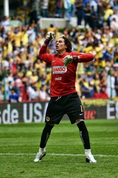 Memo Ochoa ♡ ♡ ♡ Soccer Goal, Soccer Fans, Football Players, Fifa, God Of Football, Goalkeeper ...