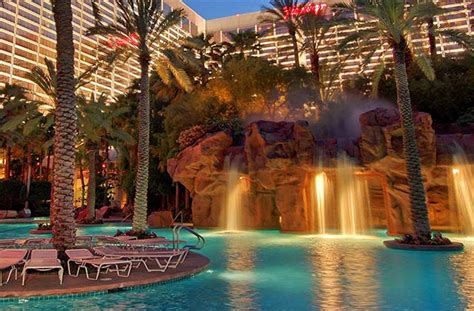 Flamingo Pool | Cabanas & Daybeds | Hours & Photos | Las Vegas