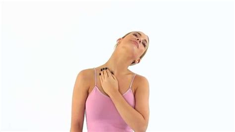 How to stretch your mid-scalene and sternocleidomastoid stronger - YouTube | Muscles of the neck ...