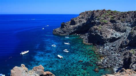 Giro in barca Pantelleria, le migliori tappe da visitare via mare