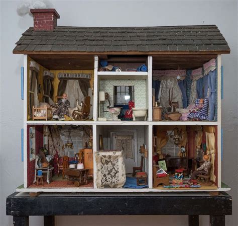 Vintage+Dollhouse-+dollhouse+furniture+and+figures-+dolls,+two+story ...