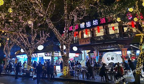 Chengdu Nightlife: Bars, Sichuan Opera, Teahouse, Night Market