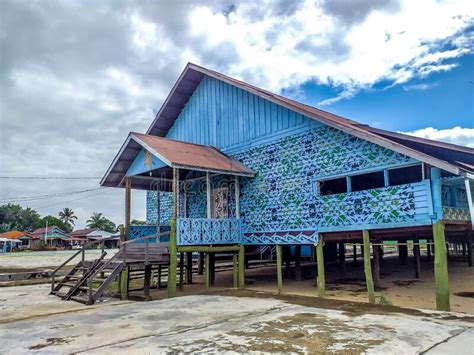 Dayak Lundayeh Traditional House. Stock Photo - Image of pattern, tribe ...