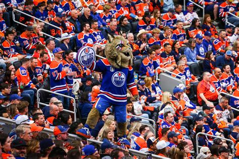 Oilers Flasher Sends Message to Haters - The Hockey News Edmonton Oilers News, Analysis and More