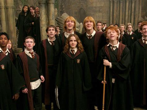 This New Harry Potter Tour Lets You Dress Up In Authentic Hogwarts