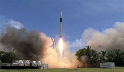 SpaceX successfully launches Falcon 1 into orbit