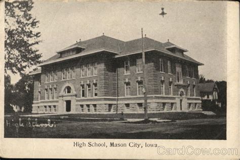 High School Building Mason City, IA Postcard