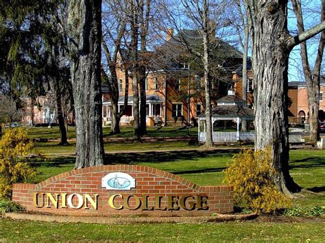 Panoramio - Photo of Union College - Barbourville,Kentucky | Union college, College campus, Kentucky