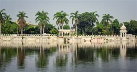 Dronacharya Eklavya Park Udaipur White City India Green Park Popular — Stock Video ...