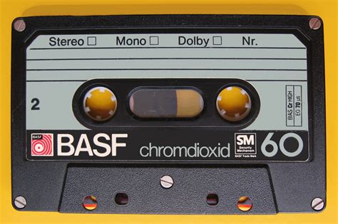 File:Compact Cassette BASF 60 SM IMG 8508.JPG - Wikimedia Commons