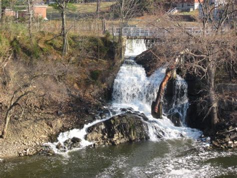 9 Gorgeous New Jersey Waterfalls Hiding In Plain Sight With No Hiking ...