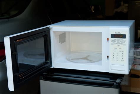 heygreenie: GOLDSTAR microwave