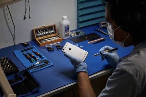 Apple Expands iPhone Repair Services To Hundreds Of New Locations Across The US | Seat42F