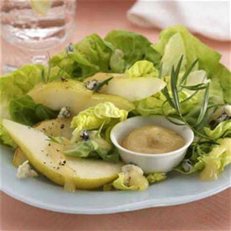 Bibb Lettuce Salad with Gorgonzola and Fresh Pear Dressing - USA Pears