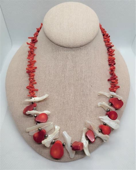 Coral and Shell necklace - Gem