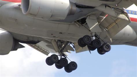 The Aircraft Landing Gear: Types and How They Work