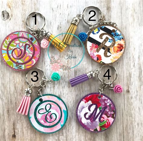 Floral Monogram Keychain, Custom Keychain, Personalized Keychain | Keychain design, Keychain ...