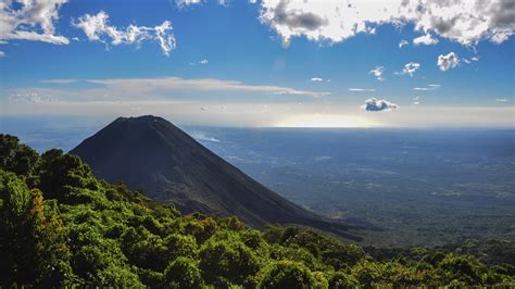 Izalco Volcano from Cerro Verde National Park, El Salvador | Honduras ...