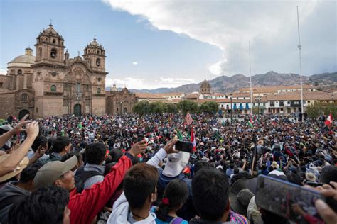 In Peru, thousands march demanding president step down