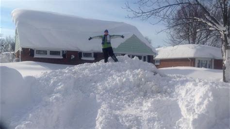 PHOTOS: Several feet of lake-effect snow hits Buffalo, New York area - ABC7 Los Angeles