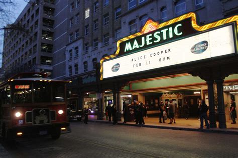 Tour the Majestic Theatre during happy hour