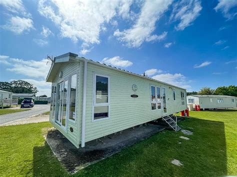 Beautiful Caravan At Highfield Grange Holiday Park In Essex Ref 26687P, Clacton-on-Sea (updated ...