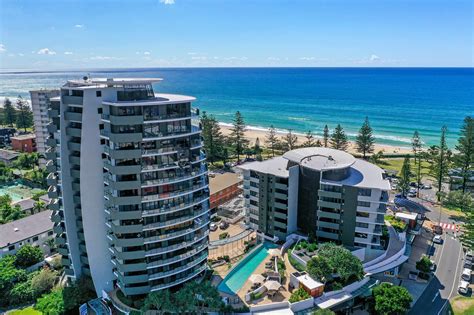 Ambience on Burleigh Beach | Burleigh Heads Hotel