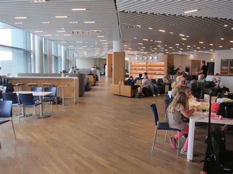 Lufthansa Business Lounge FRA Review I One Mile At A Time