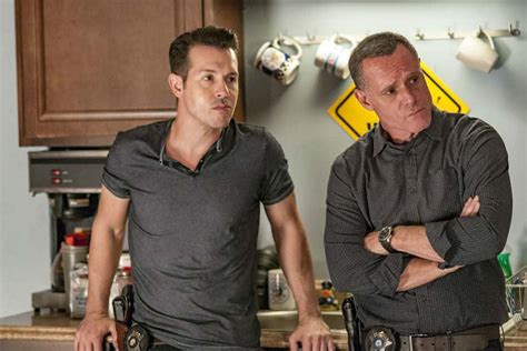 Chicago P.D.: Will Jay Halstead Replace Hank Voight? - TheNationRoar