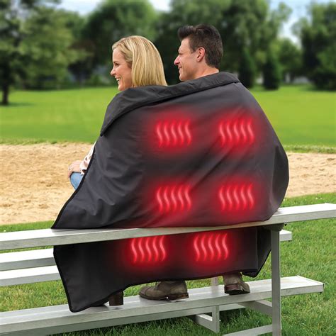 Cordless Heated Stadium Blanket | The Green Head