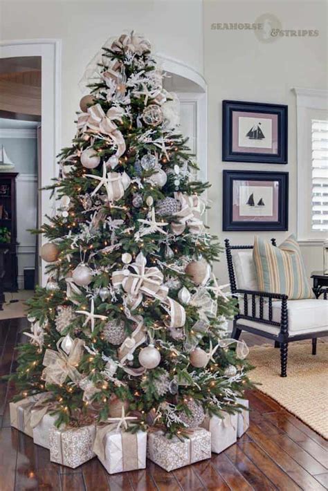 30 Brilliant coastal chic Christmas tree decorating ideas