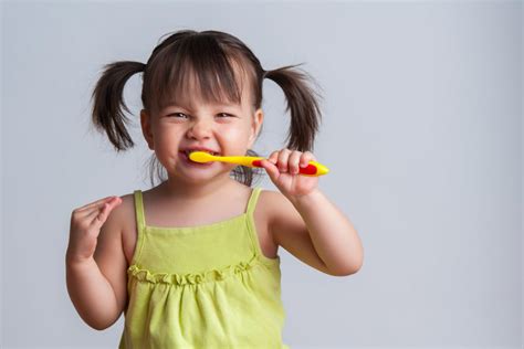 The perfect kids’ toothbrush. - Tuxedo Dental Group