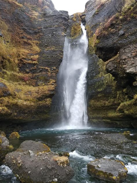 One of the many waterfalls in Southern Iceland [OC] [4032×3024] : r/EarthPorn