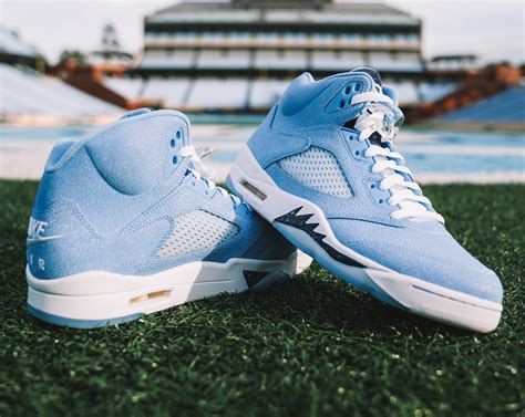 ᐉ La UNC presenta la Air Jordan 5 PE "University Blue" - Zapas News