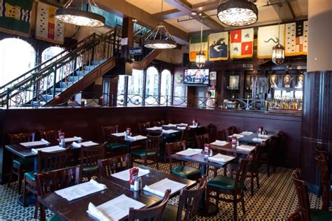 7 Fantastic Irish Bars To Try Right Now In Boston