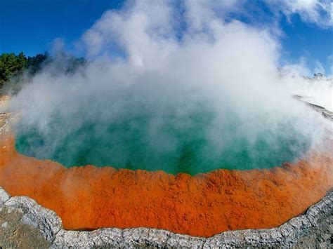 Champagne Pool, New Zealand photo on Sunsurfer