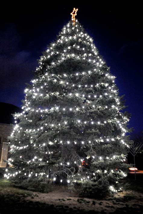 Chapel holds Christmas tree lighting > Peterson and Schriever Space ...