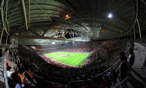 Galatasaray Stadium, Istanbul by volkanbaba