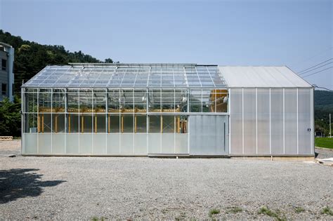 Glass House Laboratory / STAY Architects | ArchDaily